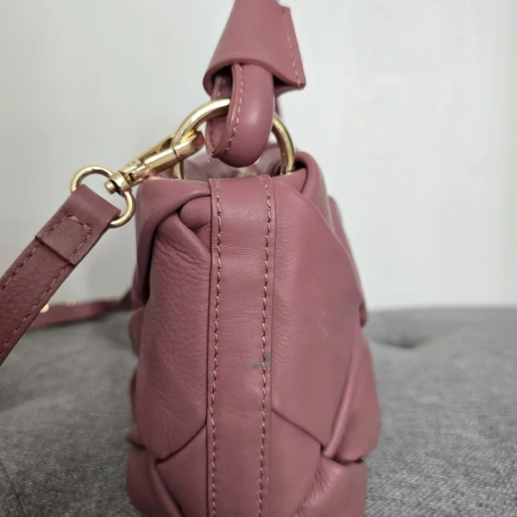 Stylish Mauve Woven Shoulder Bag - Picture 7 of 10